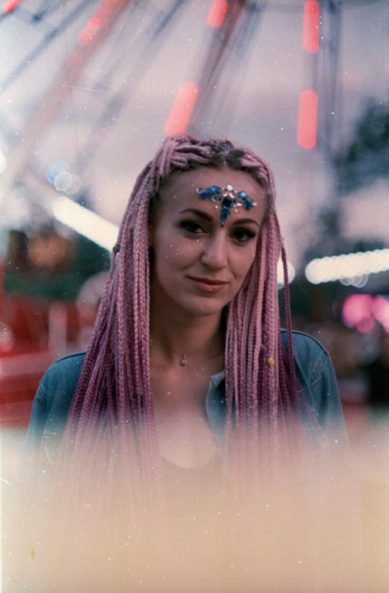 girl with pink braids